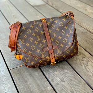 Louis Vuitton messenger cross body bag